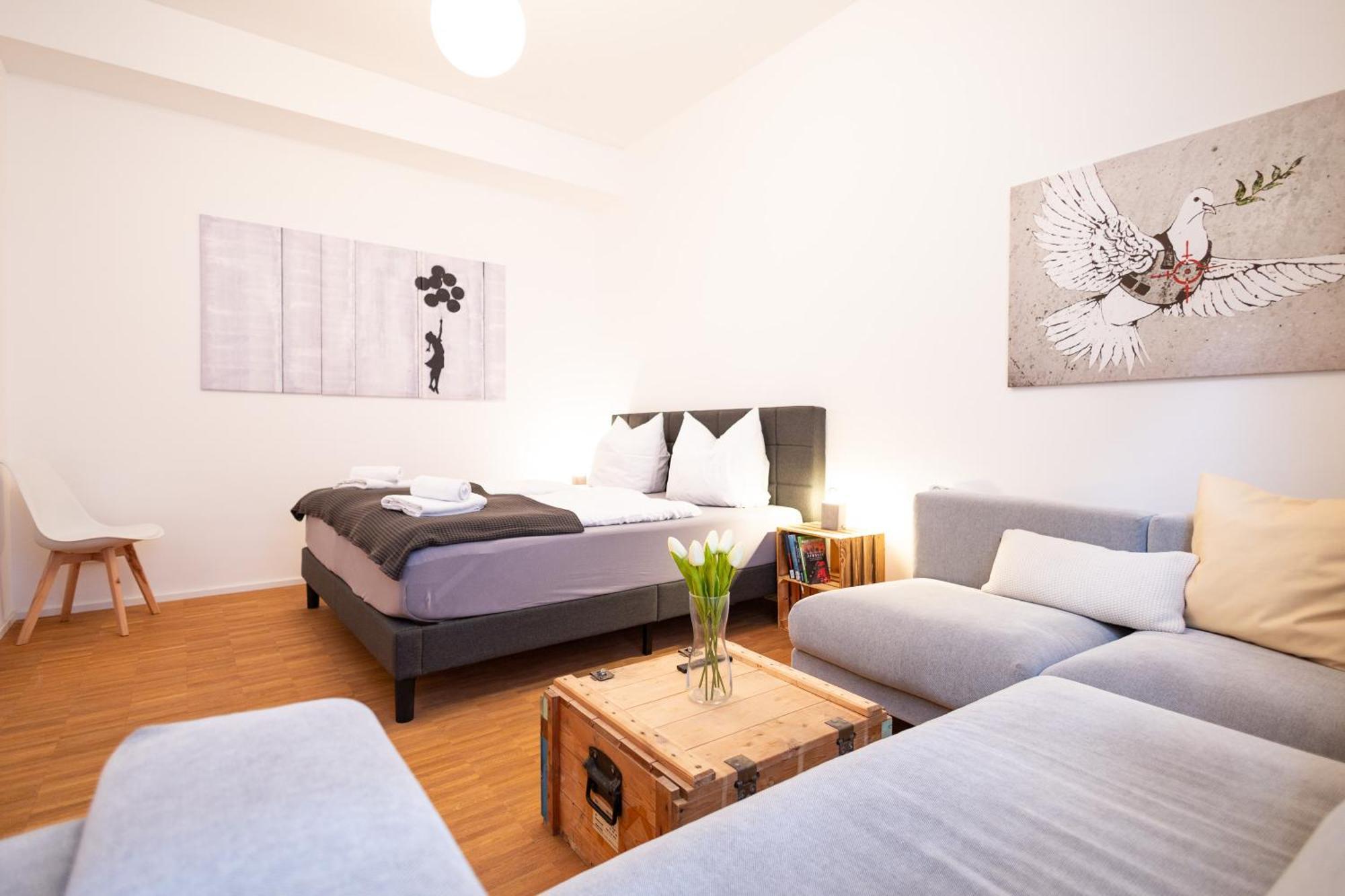 Ko-Living - Beatles Und Banksy Suites & Studios Am Eselsbrunnen - Altstadt - Kueche Halle  Exterior photo