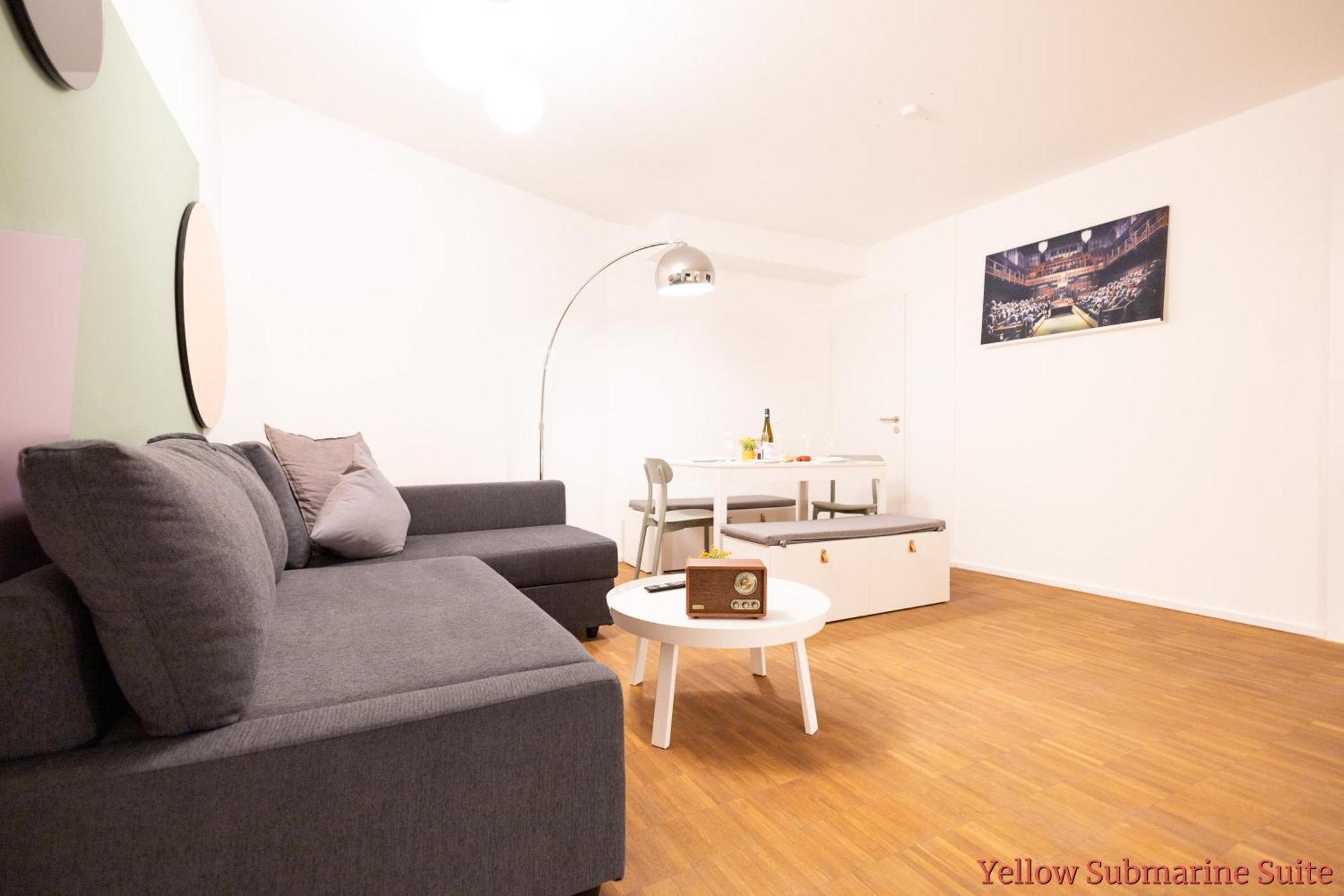 Ko-Living - Beatles Und Banksy Suites & Studios Am Eselsbrunnen - Altstadt - Kueche Halle  Exterior photo